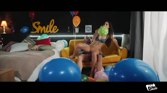 Poster: Hardcore balloon fetish fuck with playful Turkish hottie Anya Krey